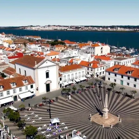 Apartamento T2 Vila Real Santo António Family Holidays House *